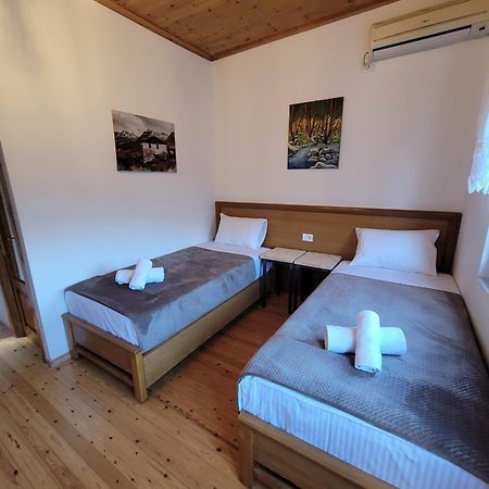 Jona Guest House Гирокастра Экстерьер фото