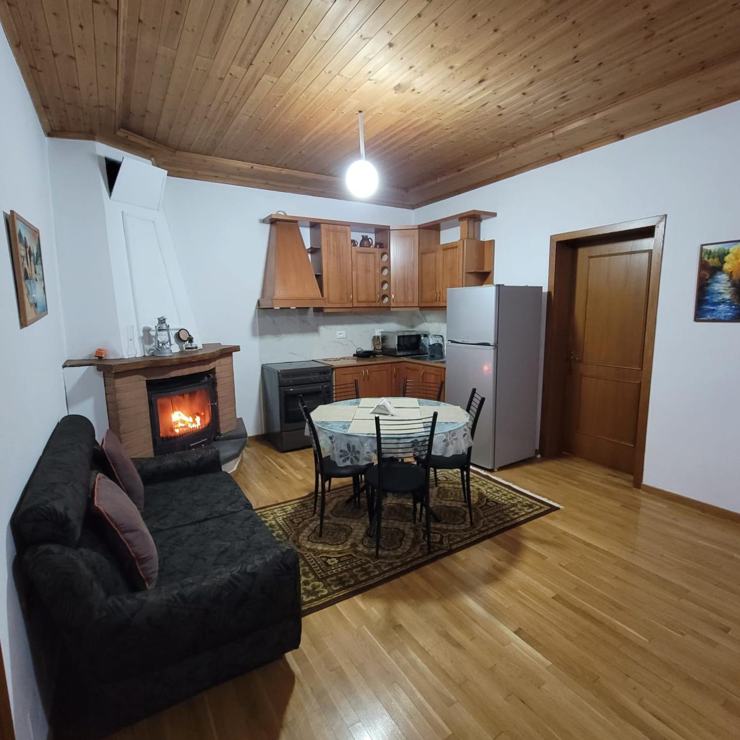 Jona Guest House Гирокастра Экстерьер фото