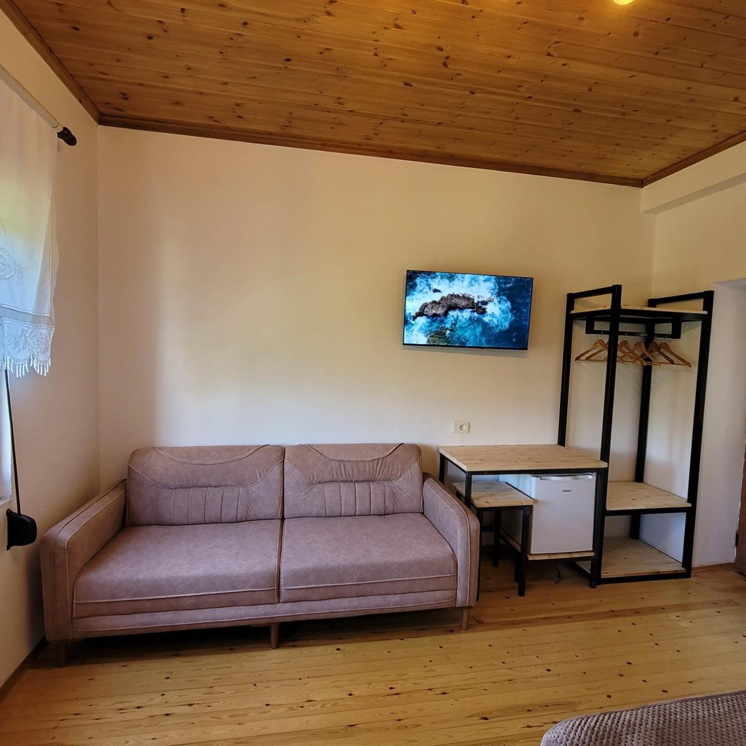 Jona Guest House Гирокастра Экстерьер фото
