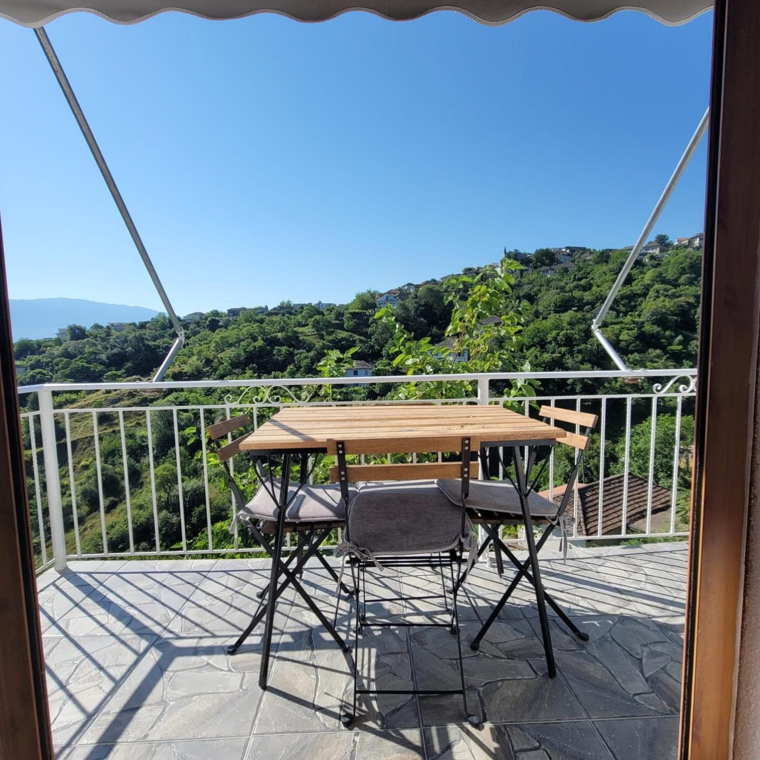 Jona Guest House Гирокастра Экстерьер фото