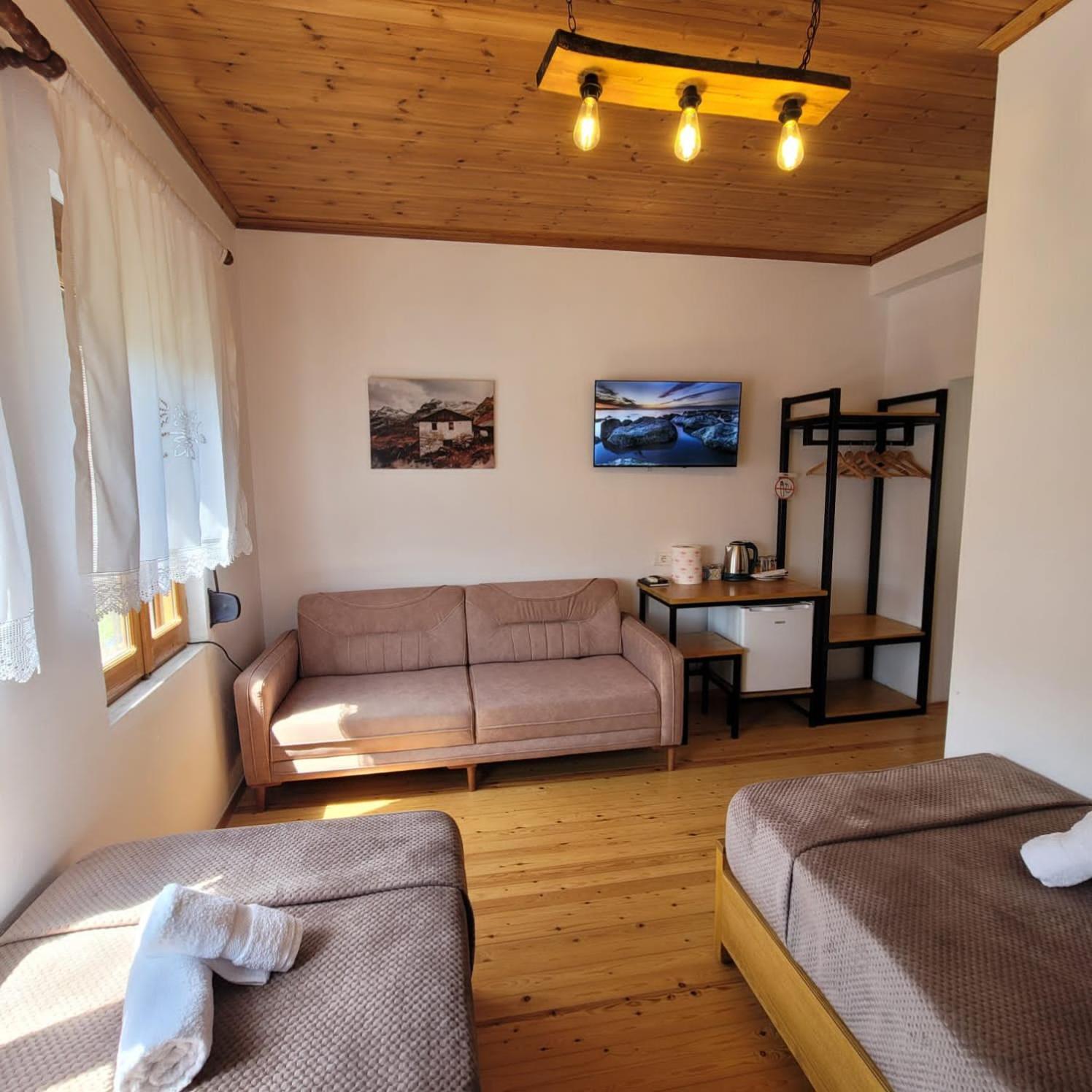 Jona Guest House Гирокастра Экстерьер фото